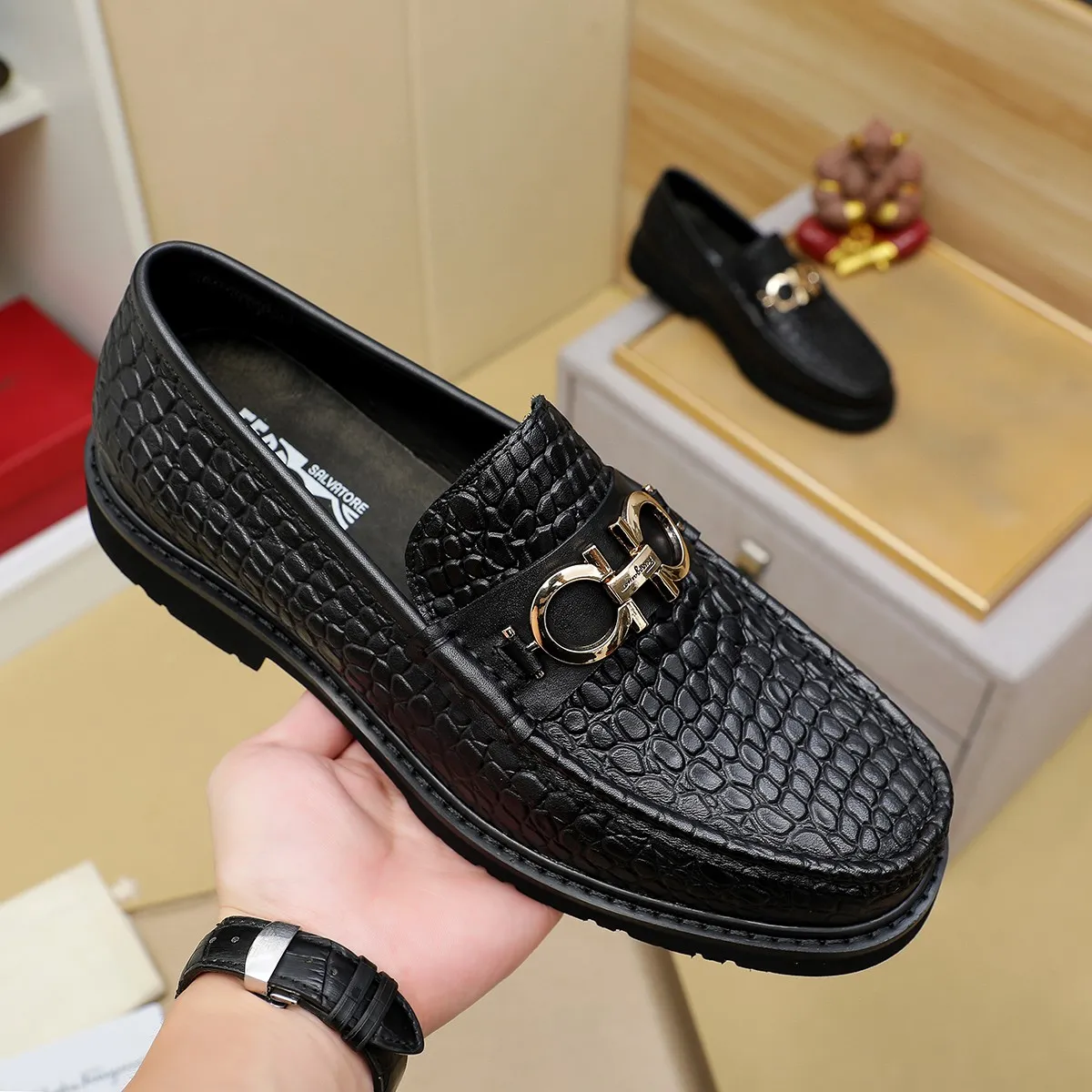 Men's shoes 💰500 Ferragamo [Ferragamo] top imported suit men's shoes 💯Original copy of the official website, product materials: selected imported embossed calfskin + luxury hardware buckle accessories ~ imported water-dyed cow 🐂 leather lining. Strong three-dimensional visual effect, original combination outsole, multiple colors available😘 Size: 38-44 (.45.46.4. Customized)